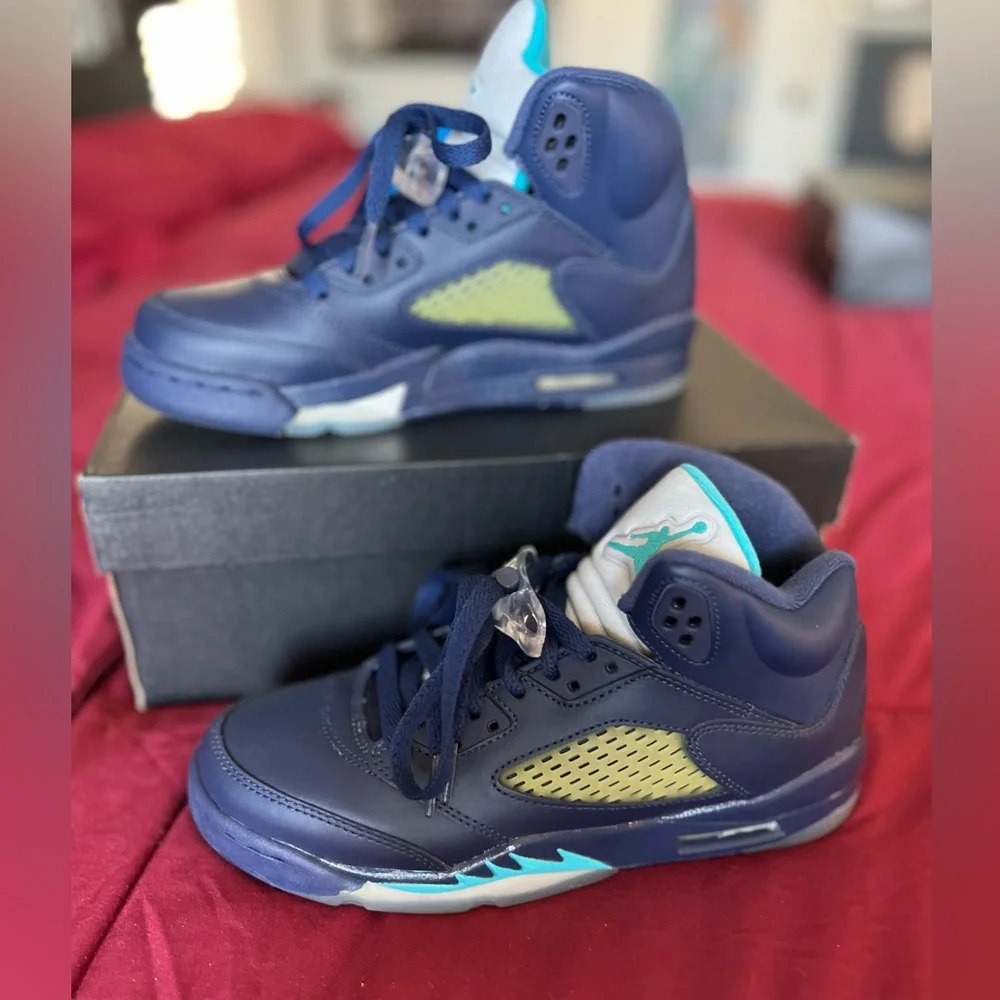 NIKE Air Jordan’s 5 Retro BG - Picture 2 of 4